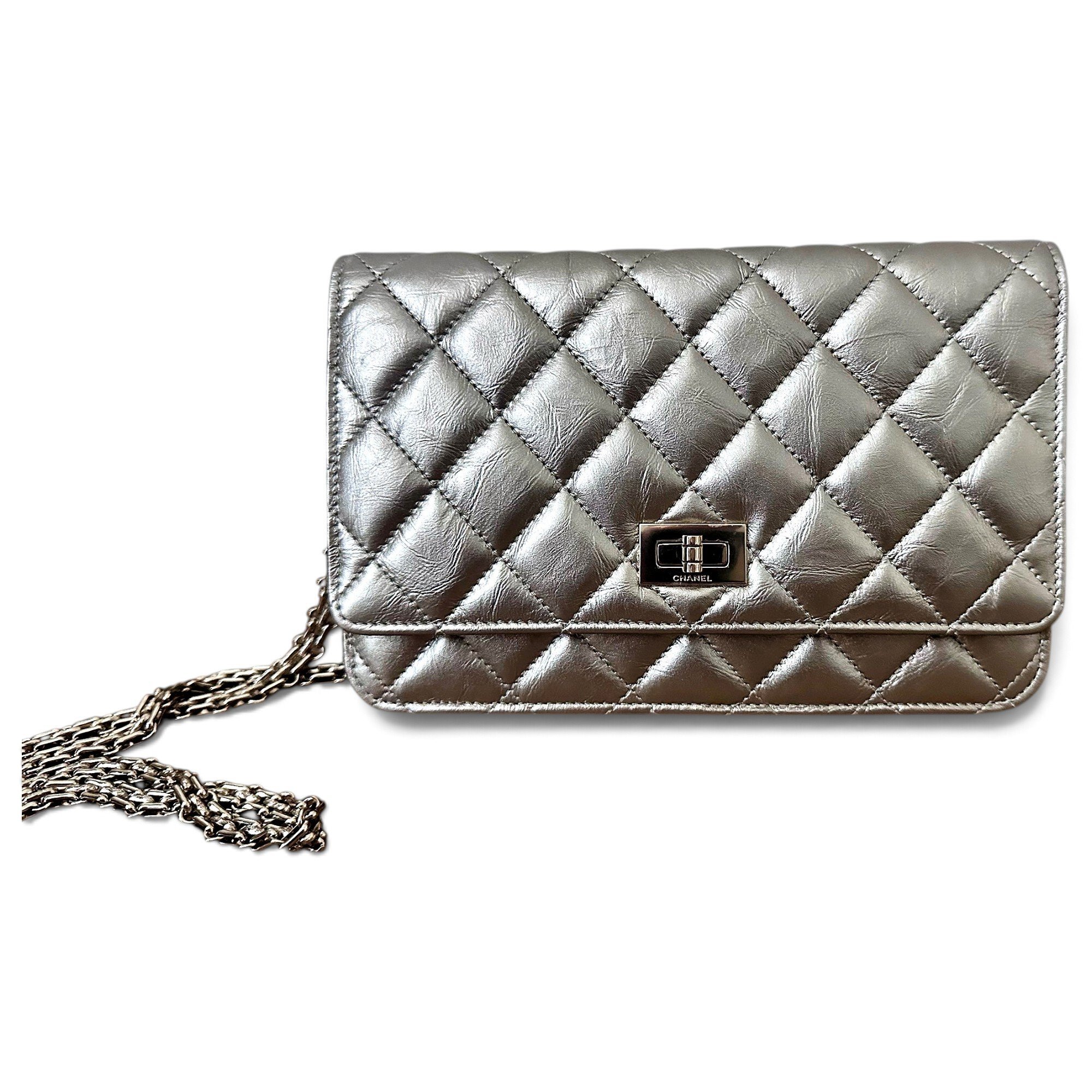 Wallet On Chain 2.55 leather crossbody bag