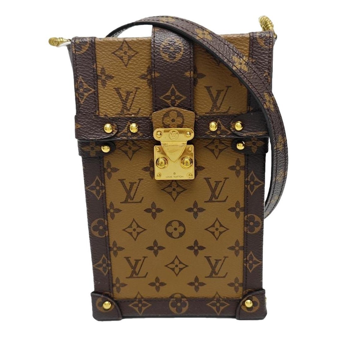 City Trunk leather handbag