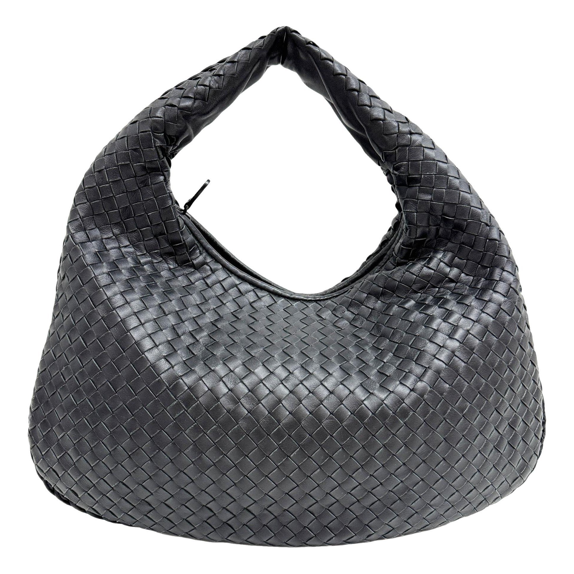 Veneta leather handbag