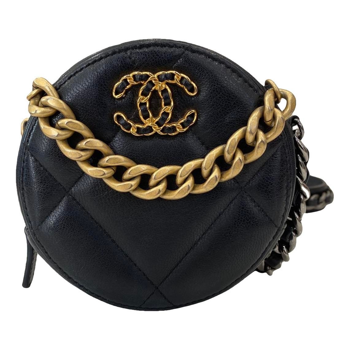 Chanel 19 leather handbag