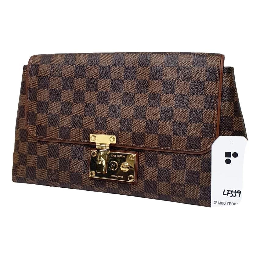 Leather clutch bag