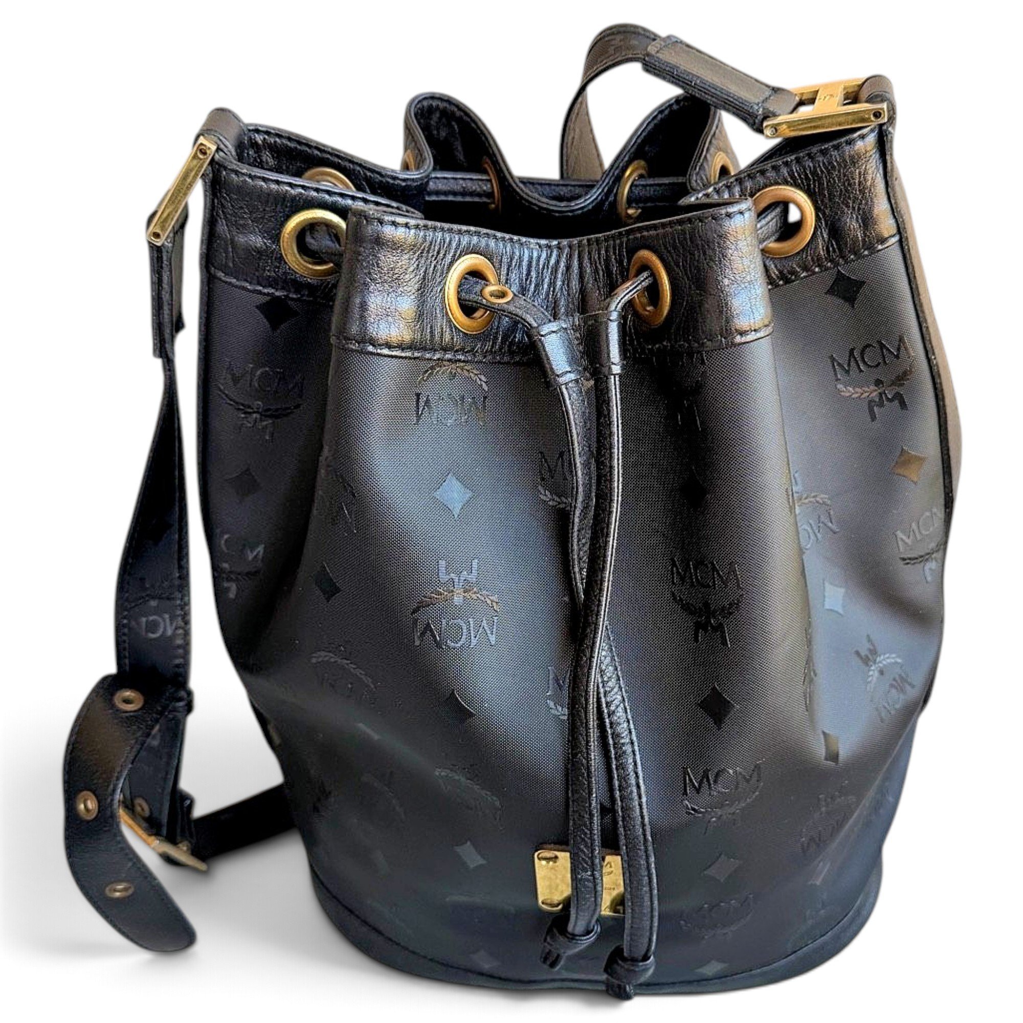 Heritage Drawstring leather handbag