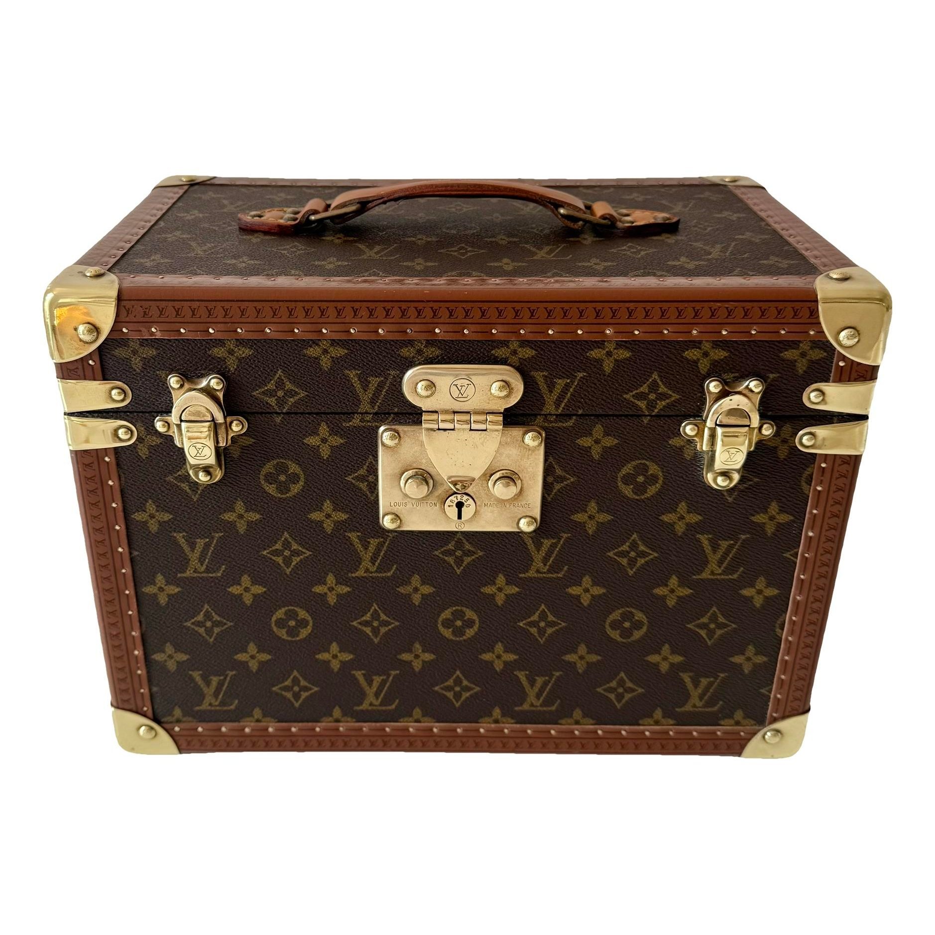 Cloth vanity case
