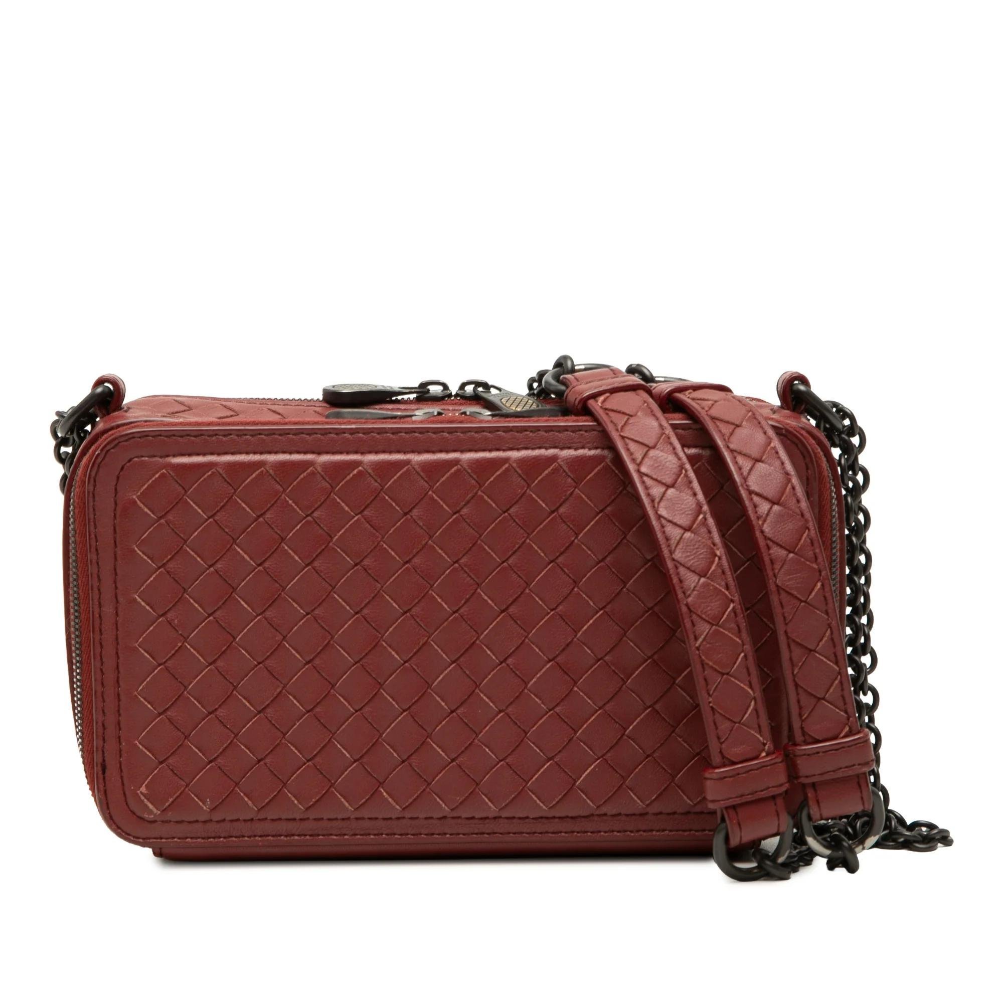 Veneta leather handbag