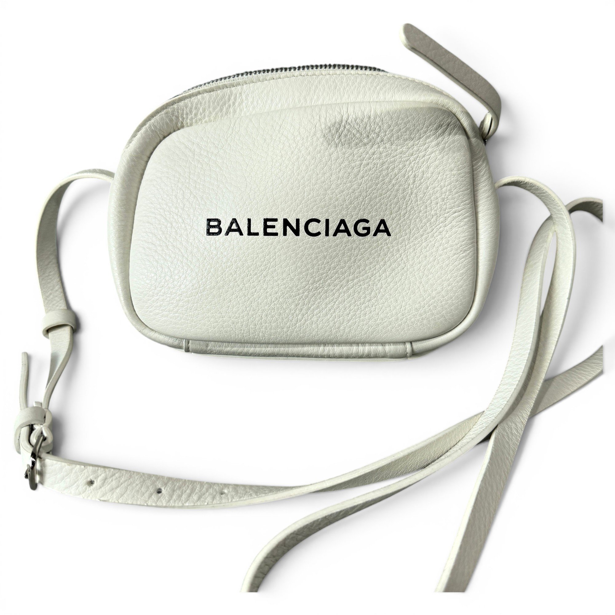 Everyday leather handbag