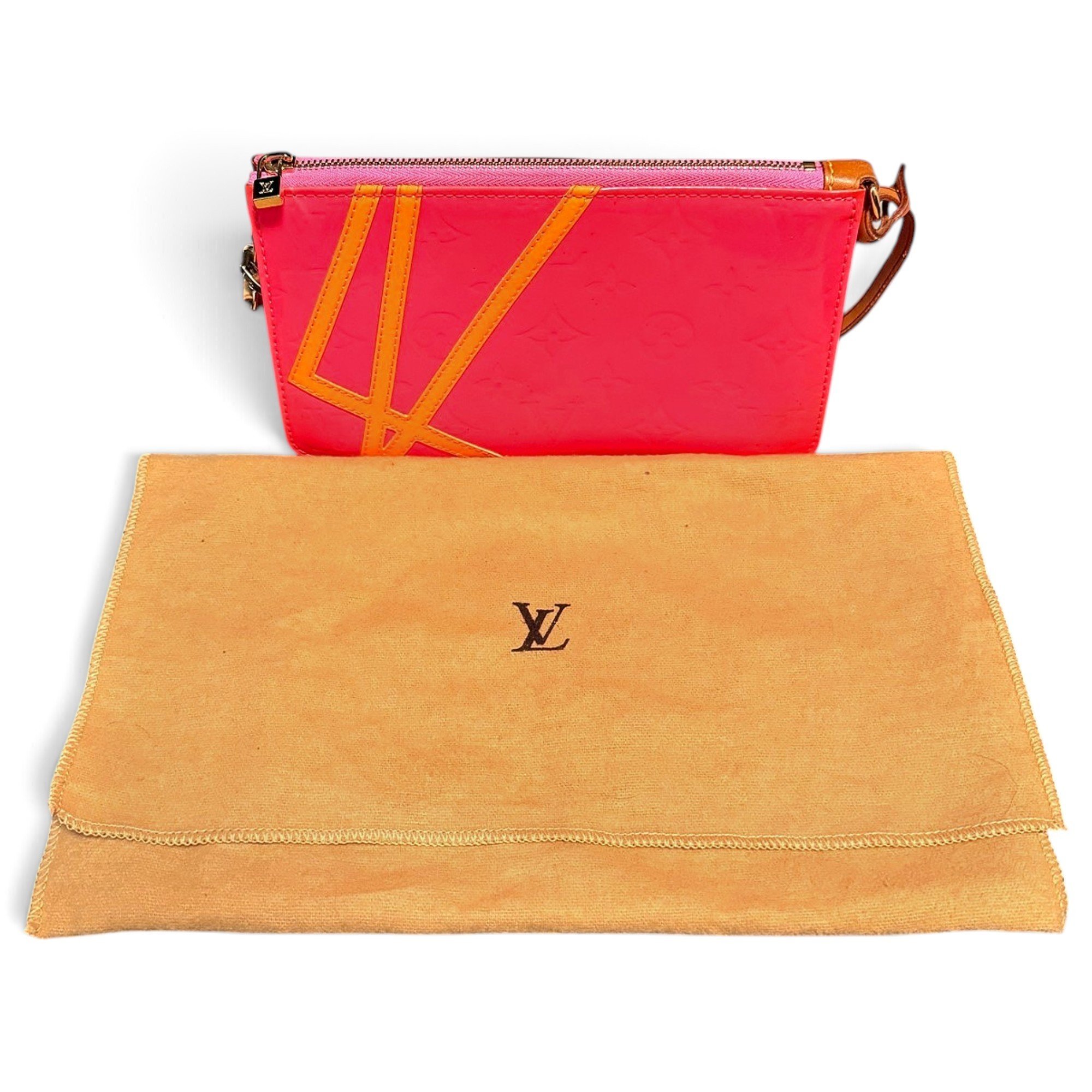 Moon pochette patent leather clutch bag