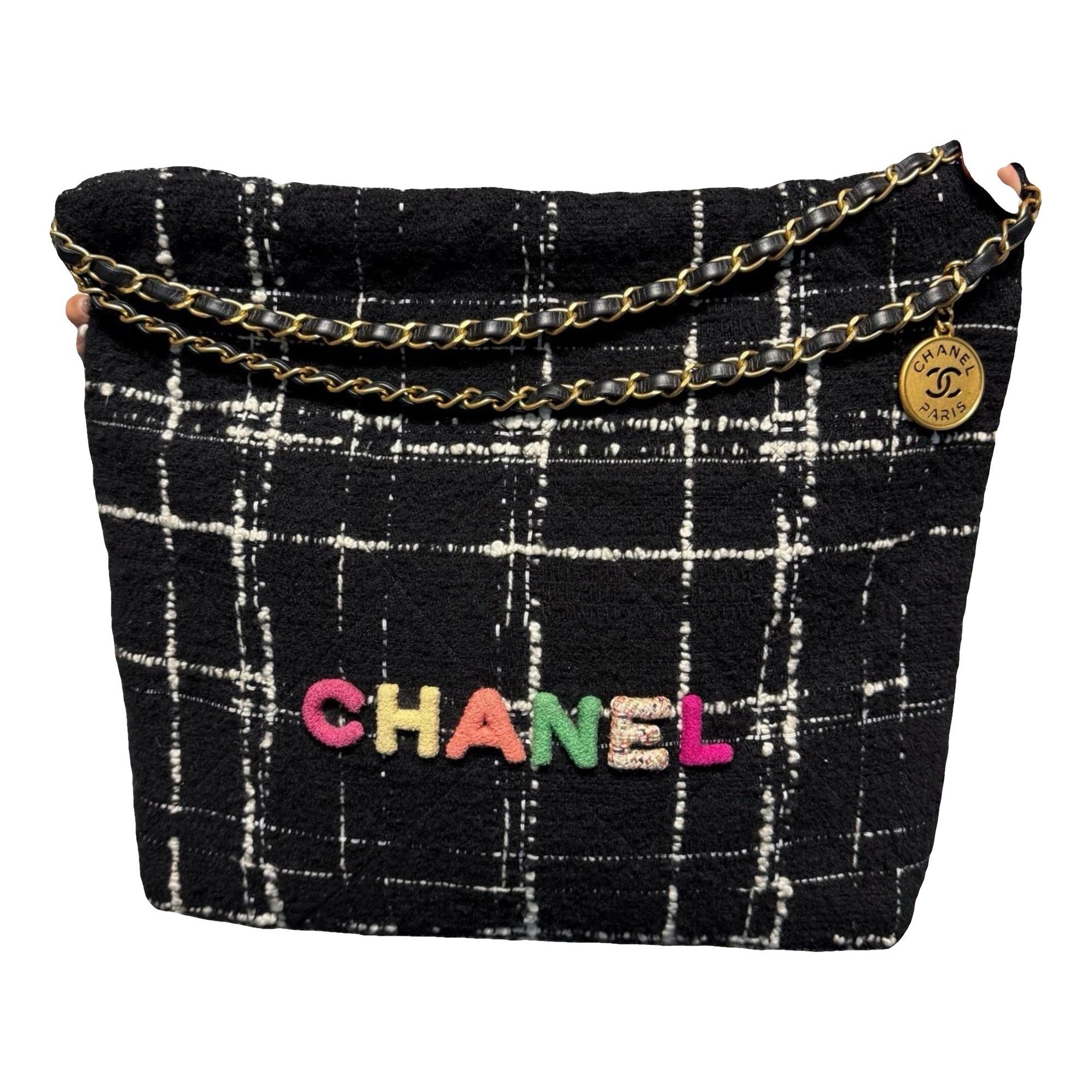 Chanel 22 tweed bag