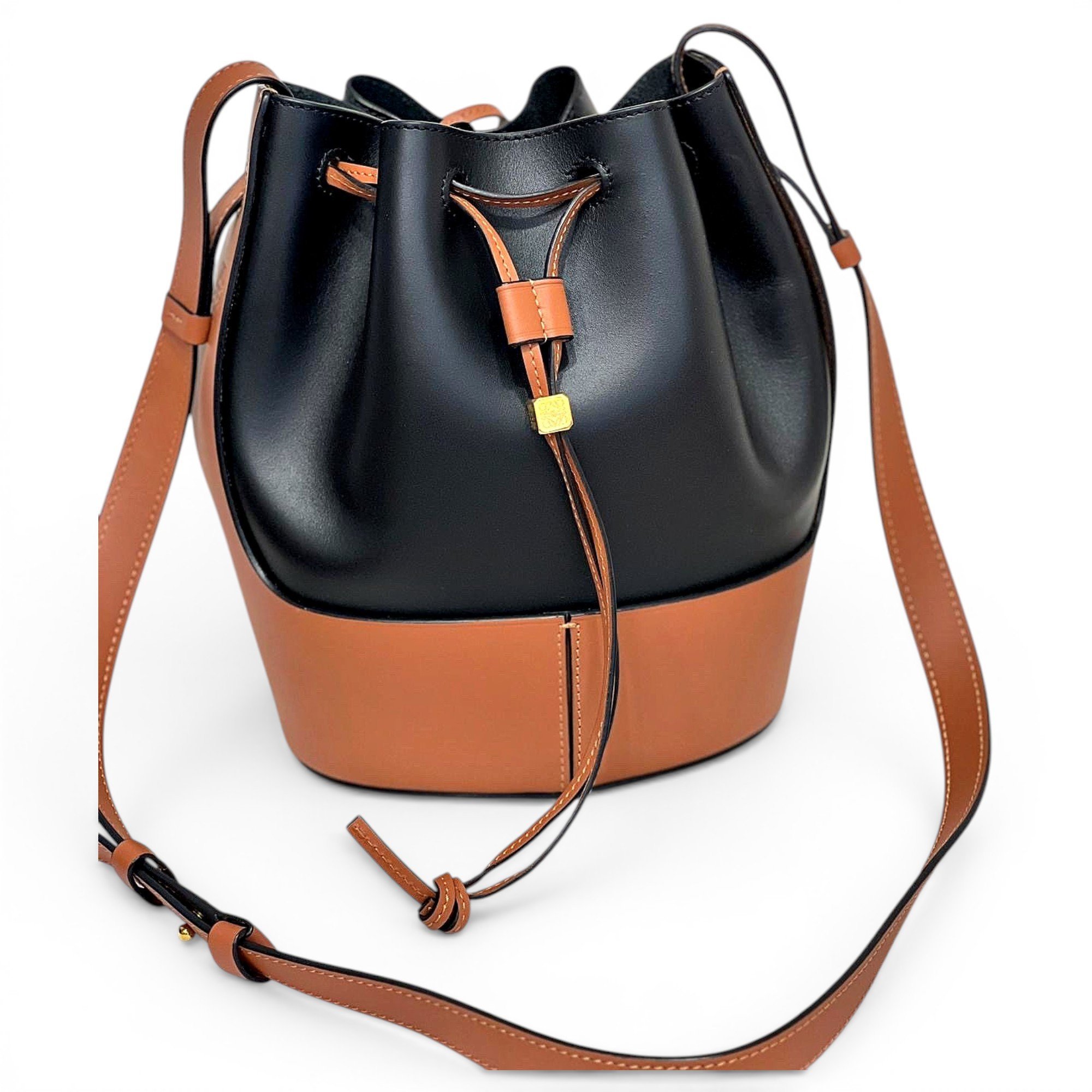 Balloon leather handbag