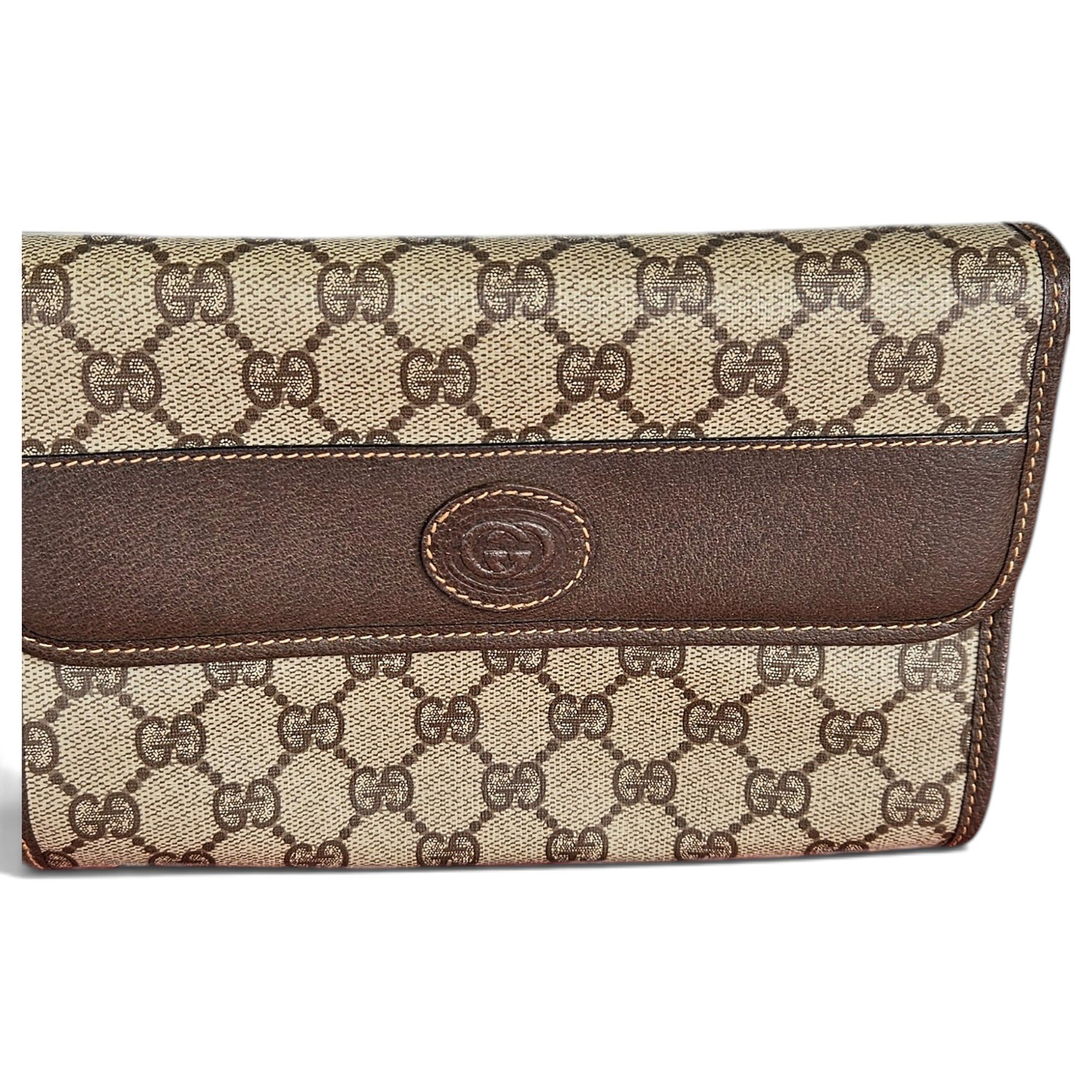 Interlocking cloth clutch bag