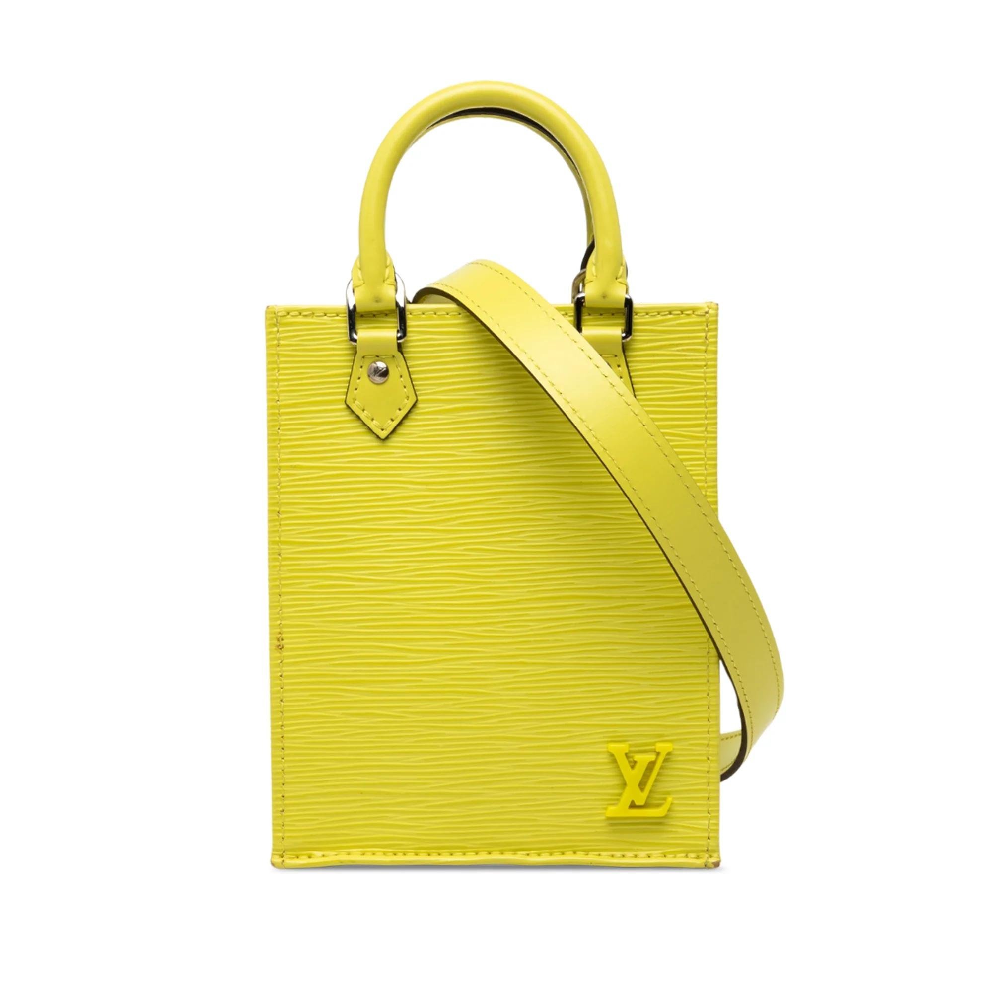 Plat leather handbag