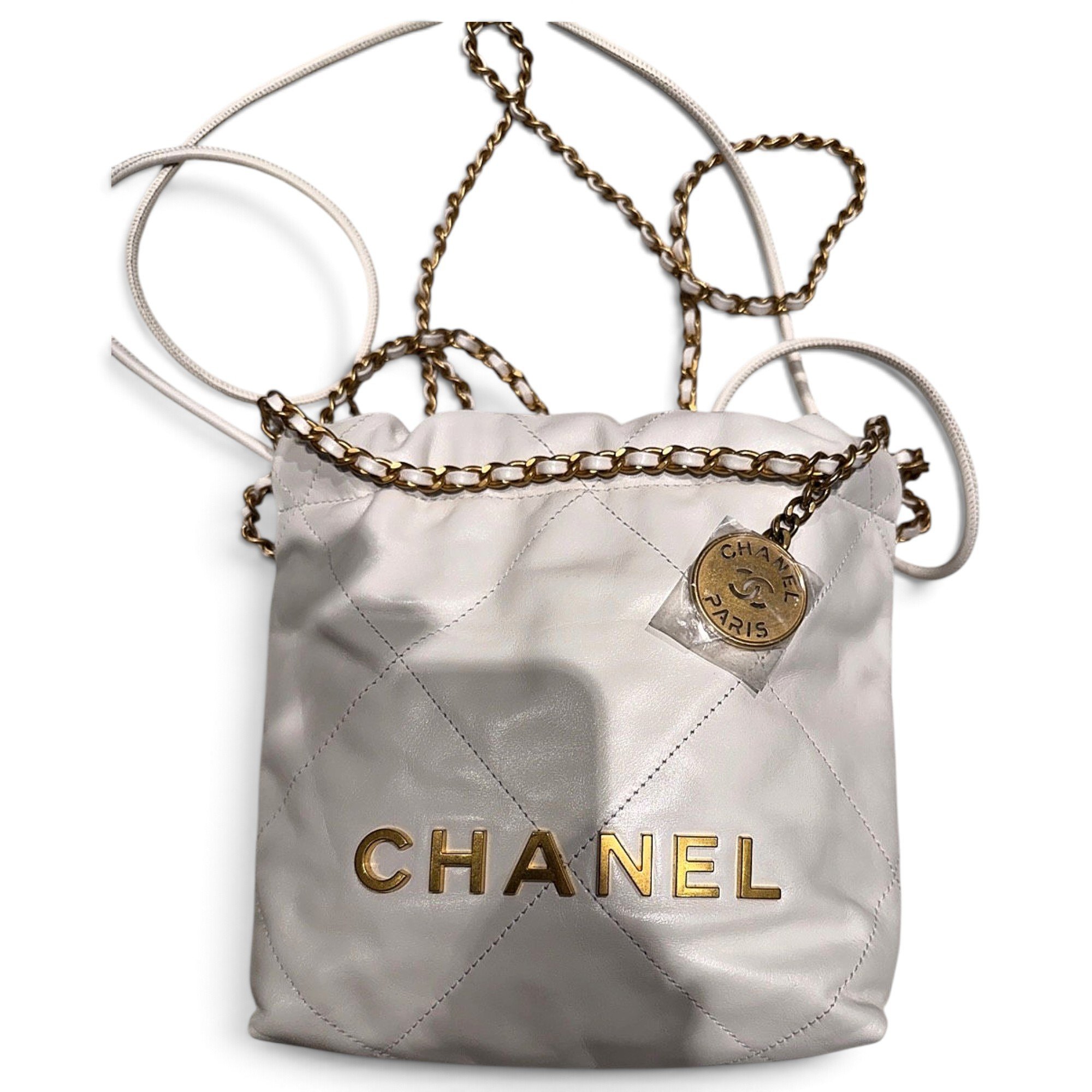 Chanel 22 leather bag