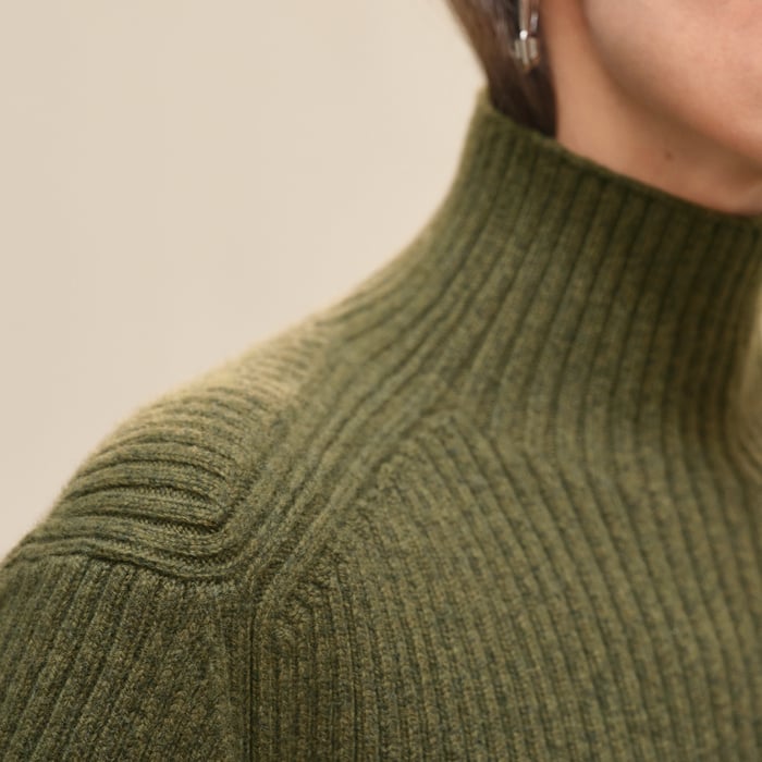 Kaki Long-sleeve Cropped Sweater