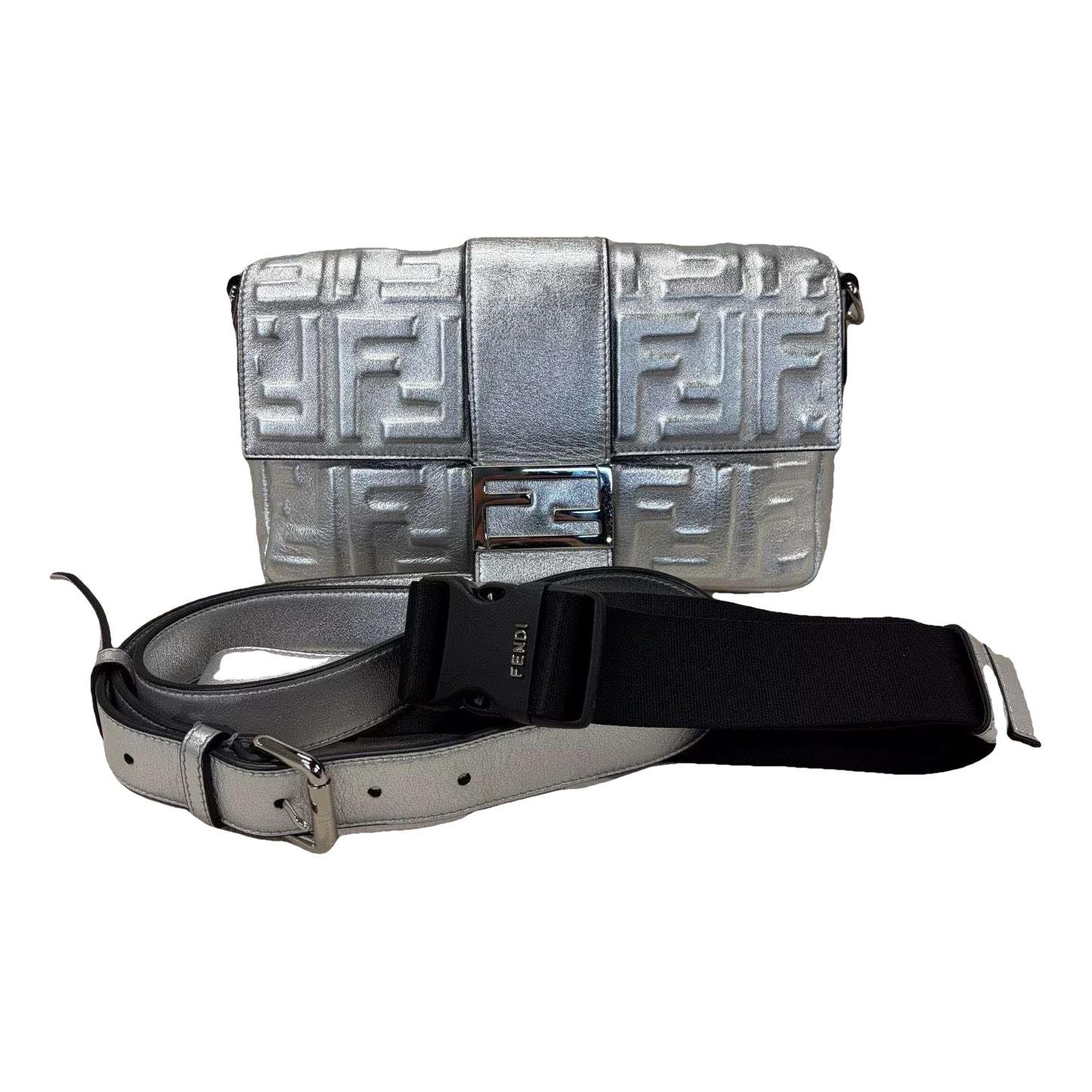 Baguette leather handbag