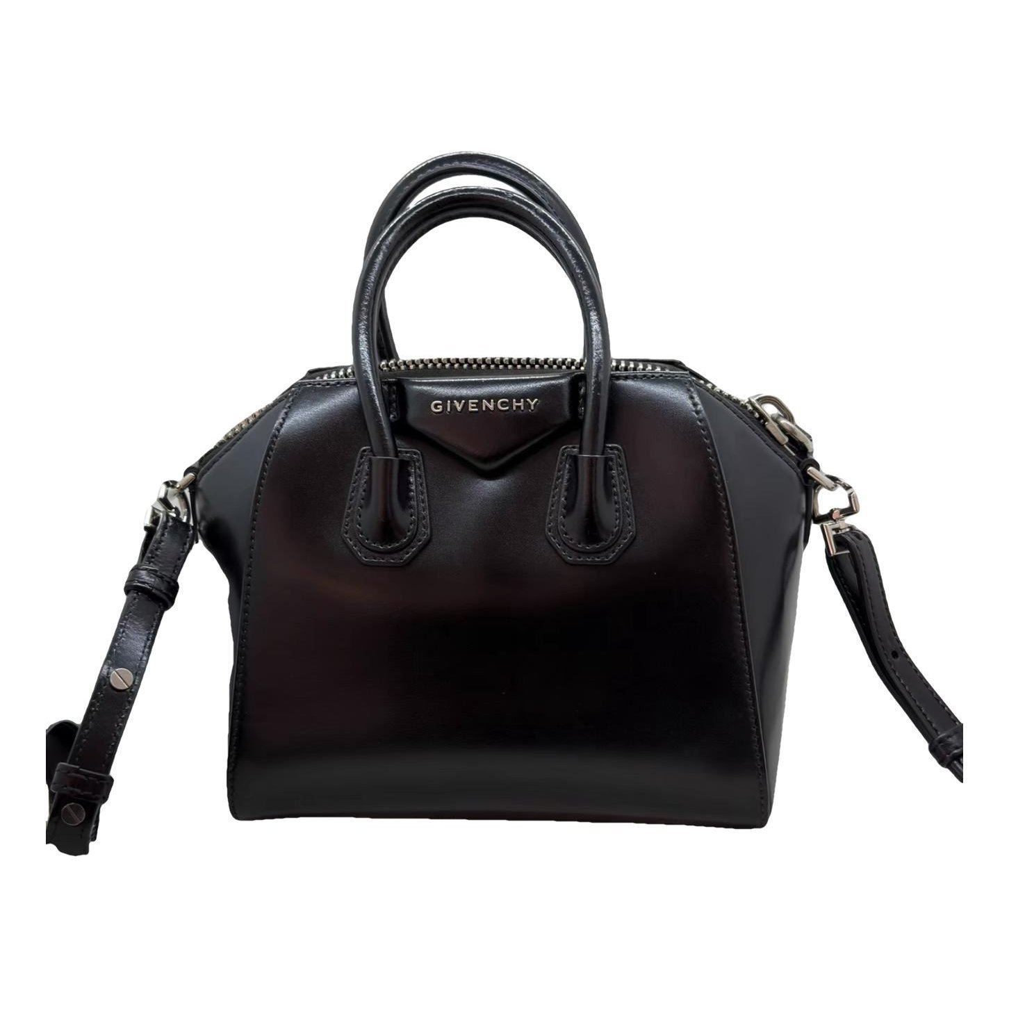 Givenchy Antigona leather handbag