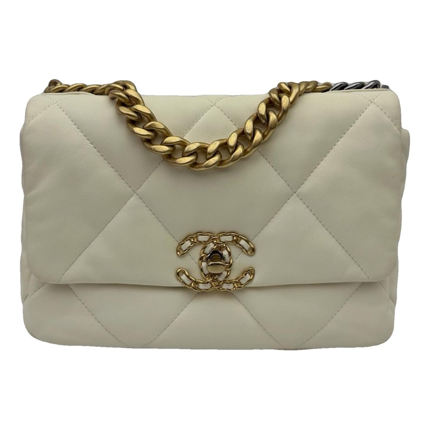 Chanel 19 leather handbag
