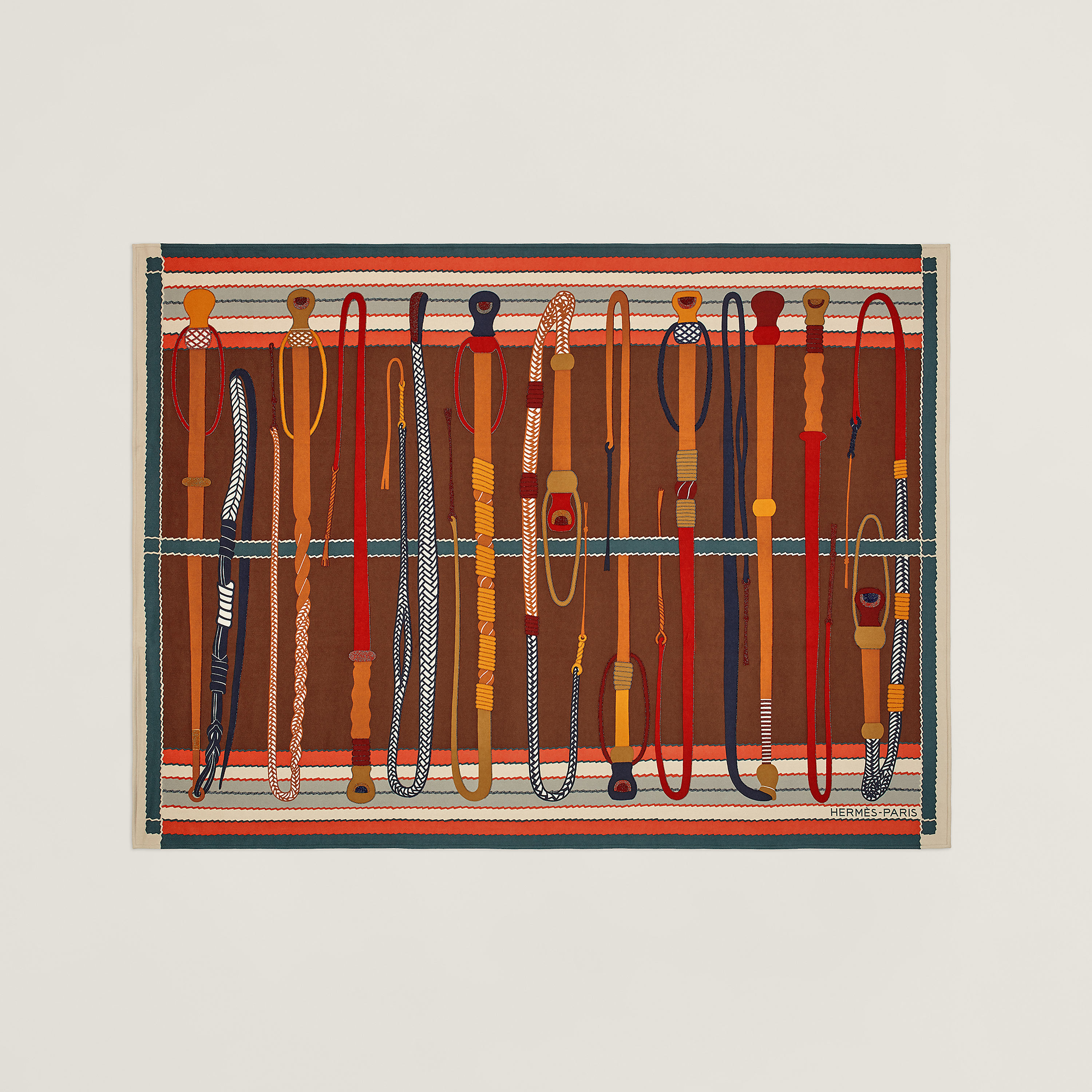 Fouets et Tartan blanket