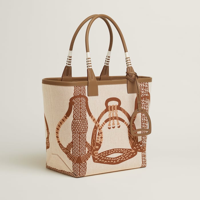 Steeple 28 Bag