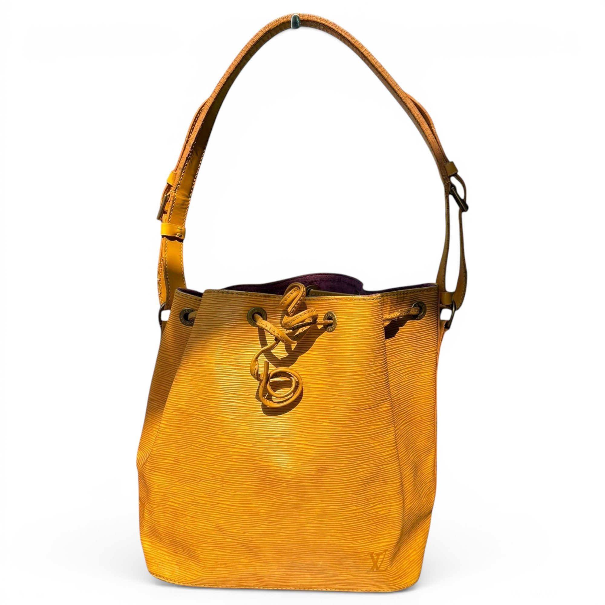 Noé leather handbag