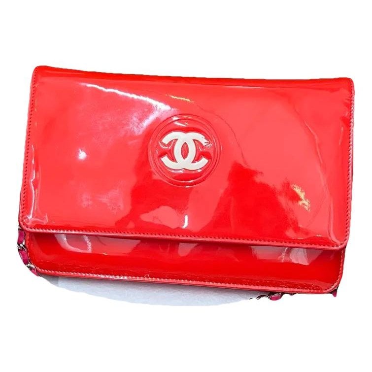 Wallet On Chain Timeless/Classique patent leather handbag