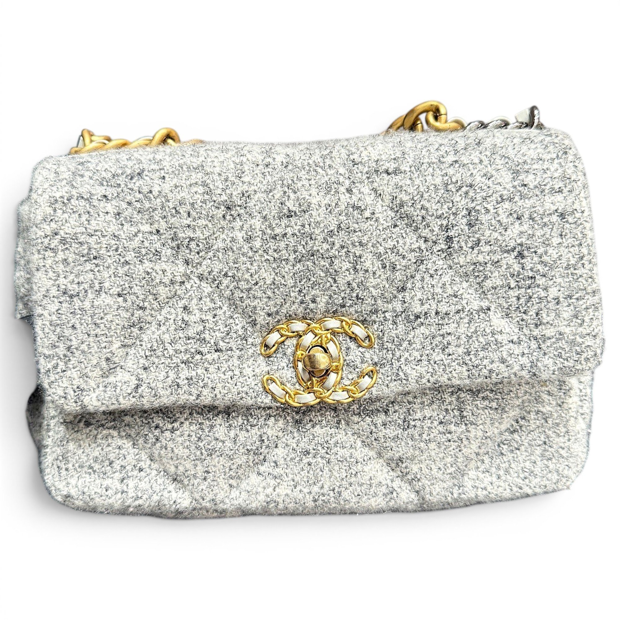 Chanel 19 tweed handbag