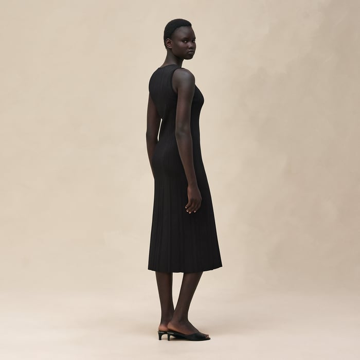 Noir Long Sleeveless Dress
