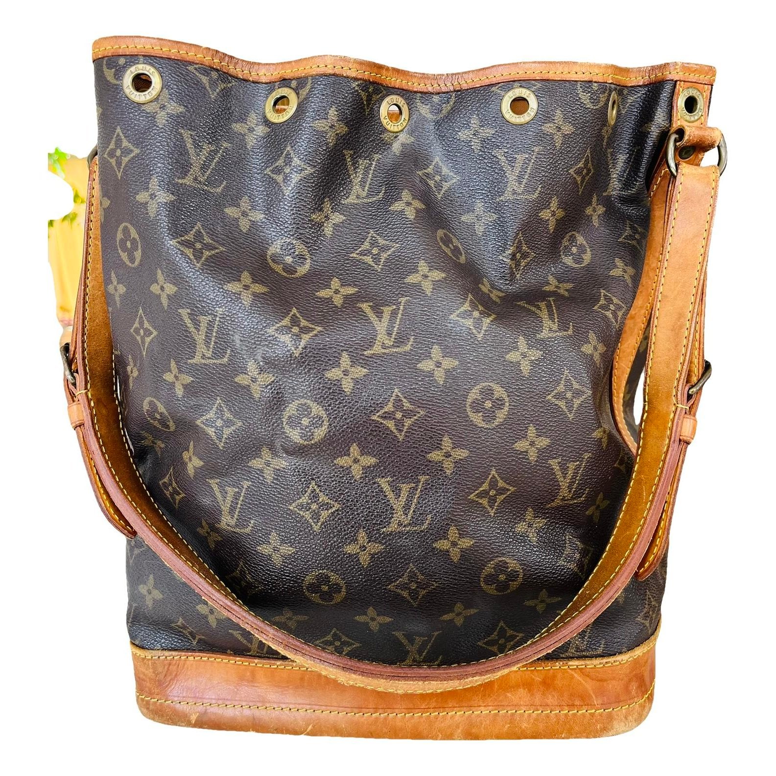Noé leather handbag