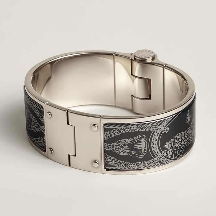 Grand Apparat Hinged Bracelet