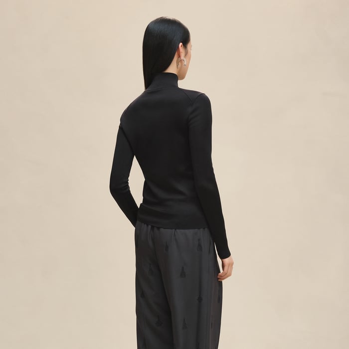 Noir Long-sleeve Sweater