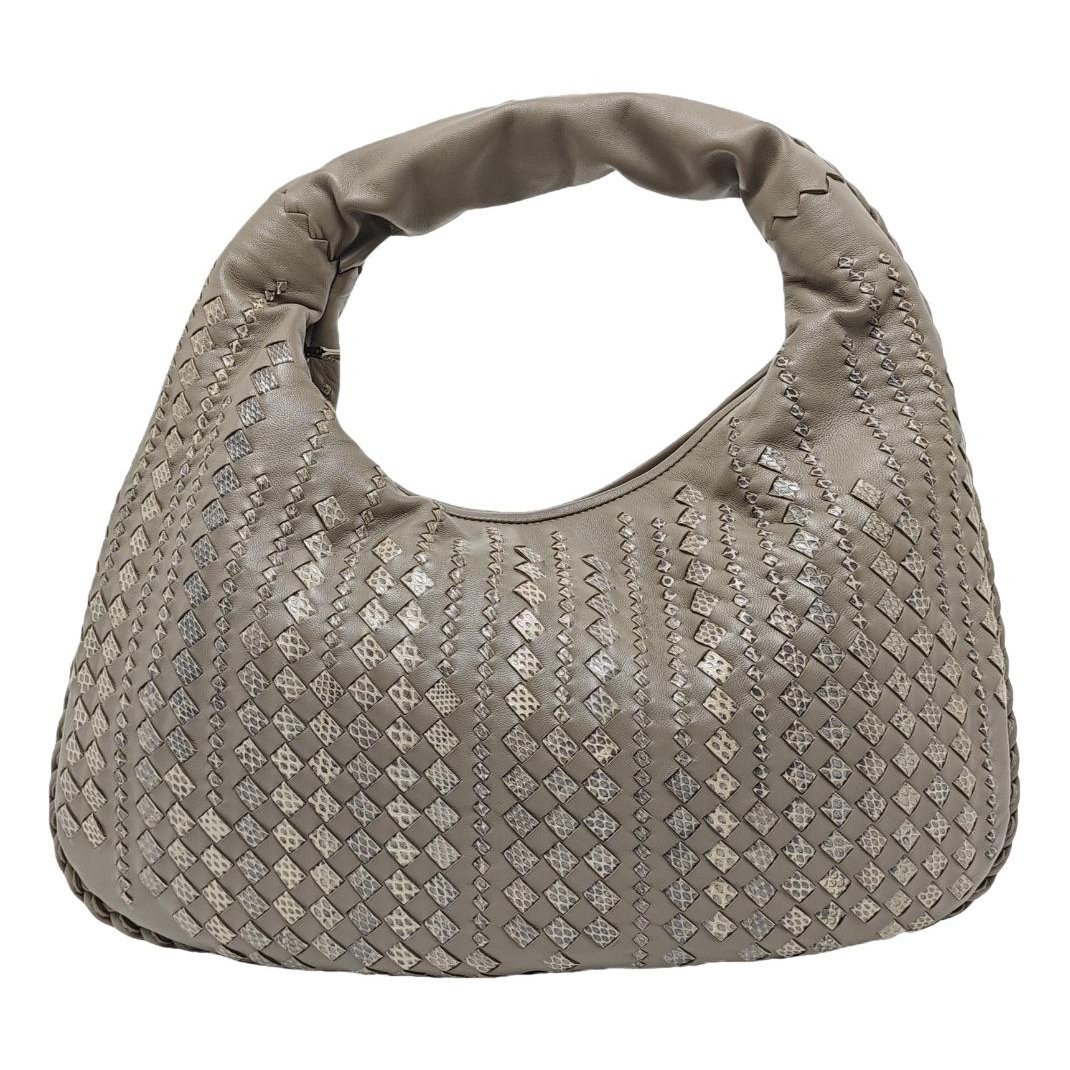 Veneta leather handbag