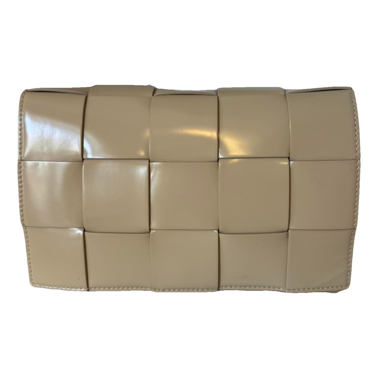 Cassette patent leather crossbody bag