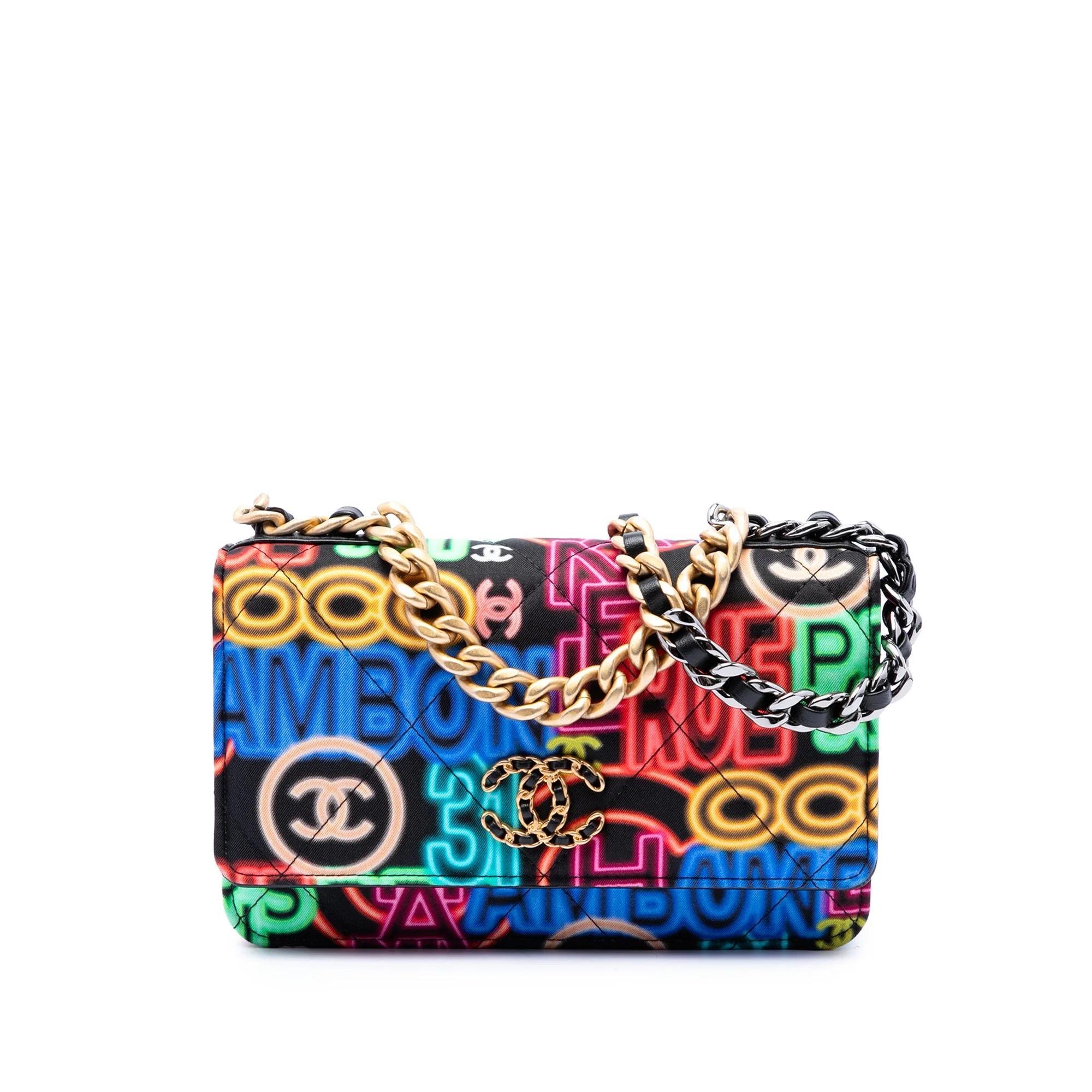 Graffiti cloth satchel