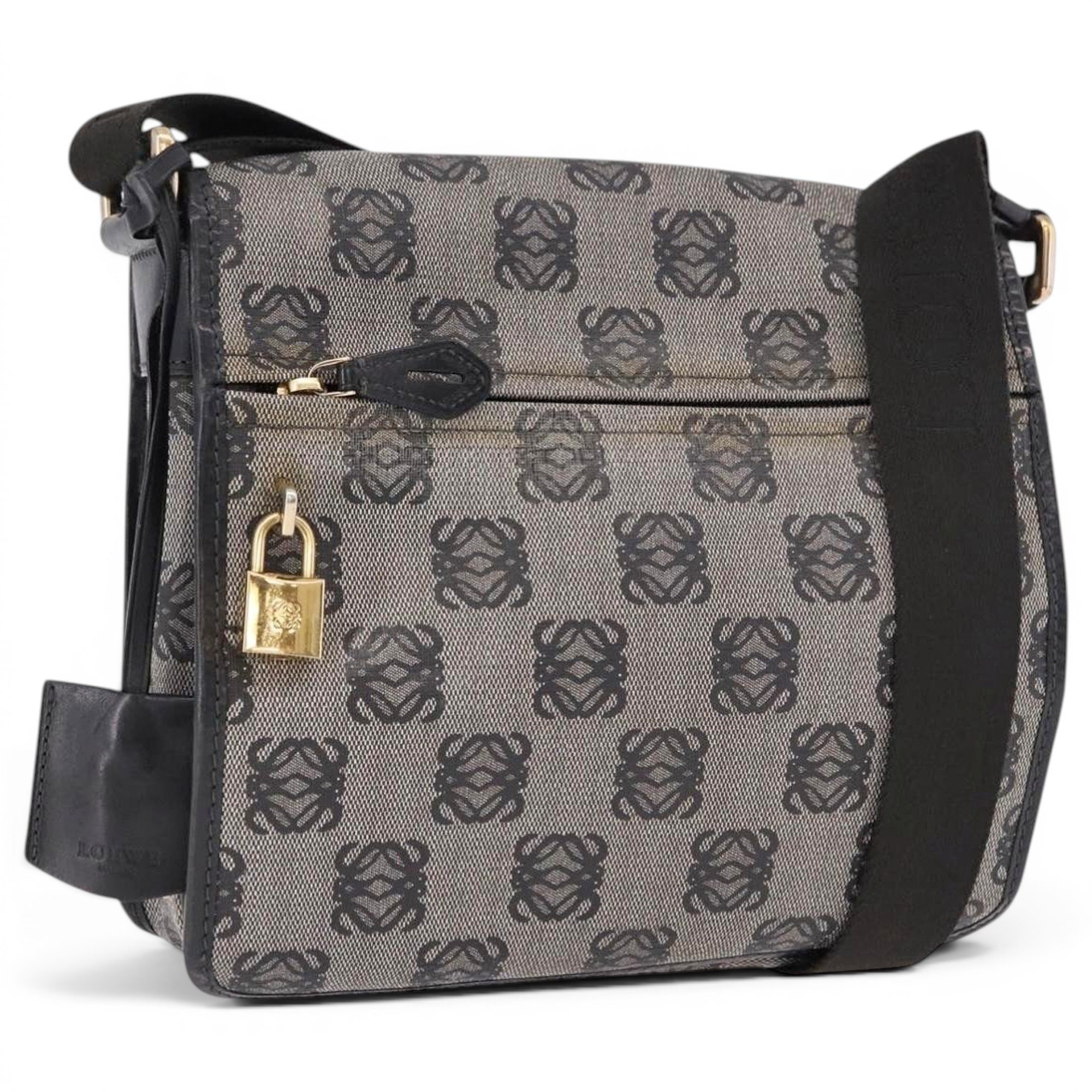 Anagram handbag