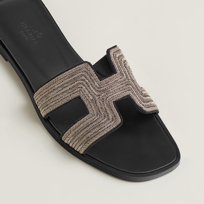 Noir Oran Sandal