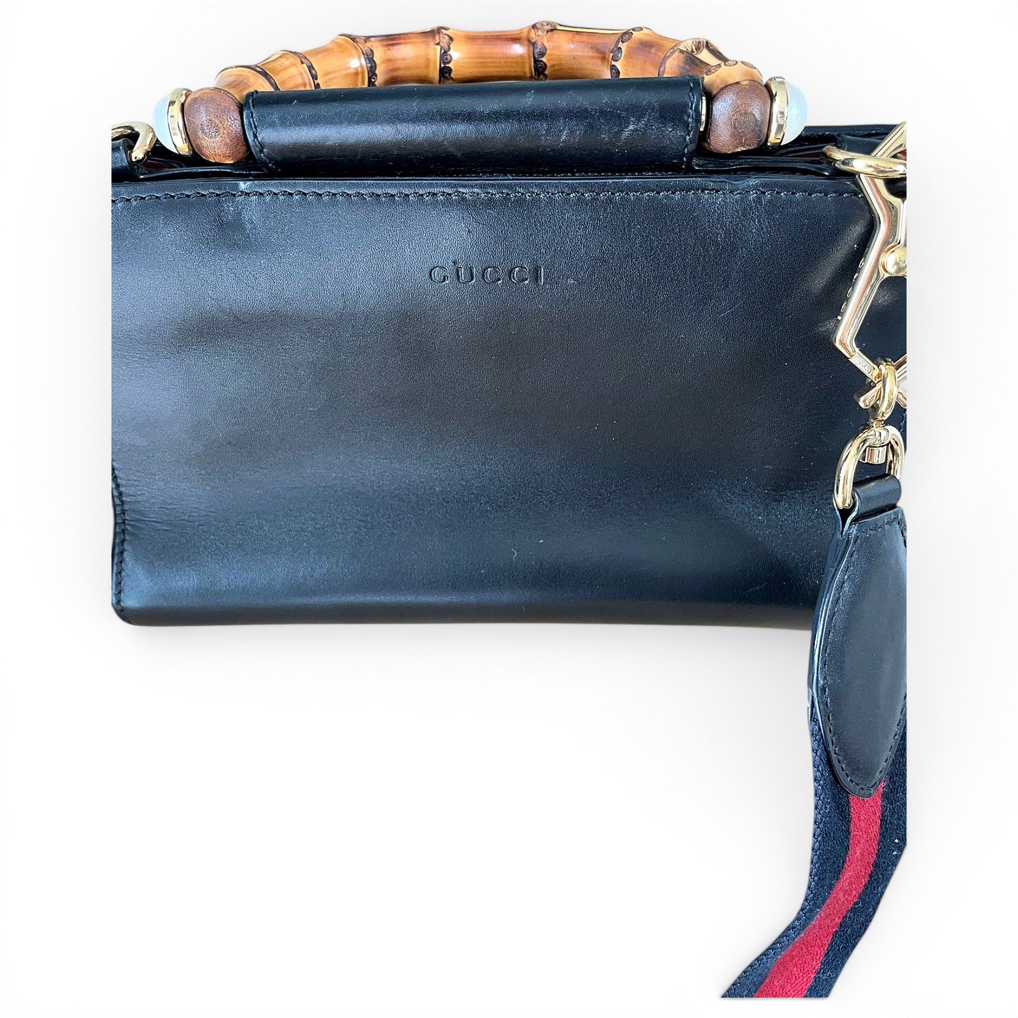 Nymphaea leather handbag