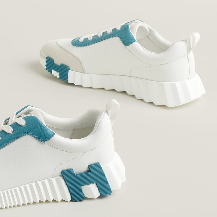 Bouncing Sneaker