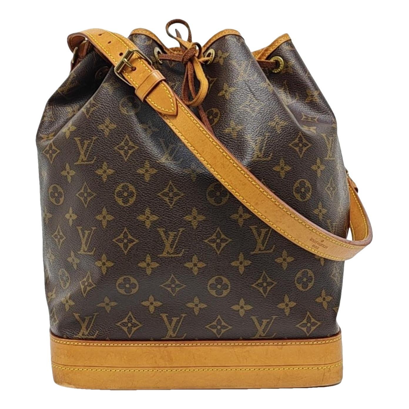 Nano Noé leather handbag