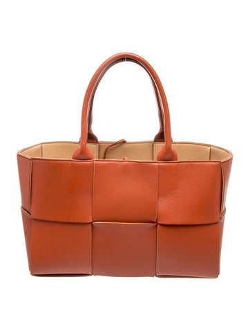 Bottega Veneta Intrecciato Arco Medium
