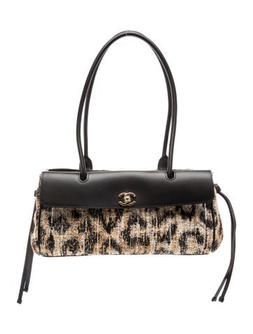 2026 Metiers d'Art Small Urban Essentials Shopping Bag