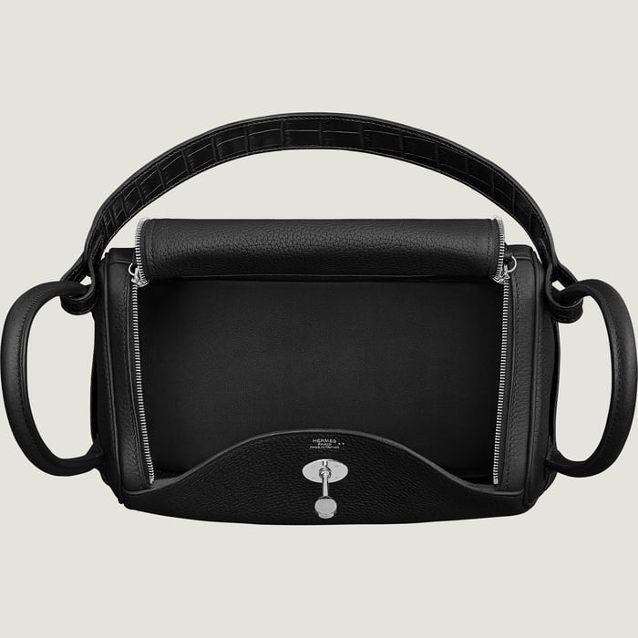 Noir Lindy 26 Bag