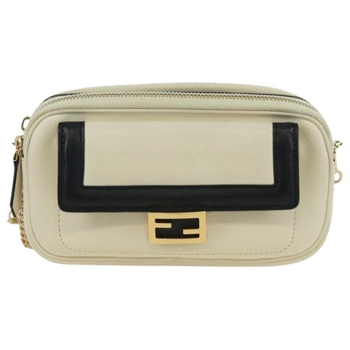 Baguette leather crossbody bag