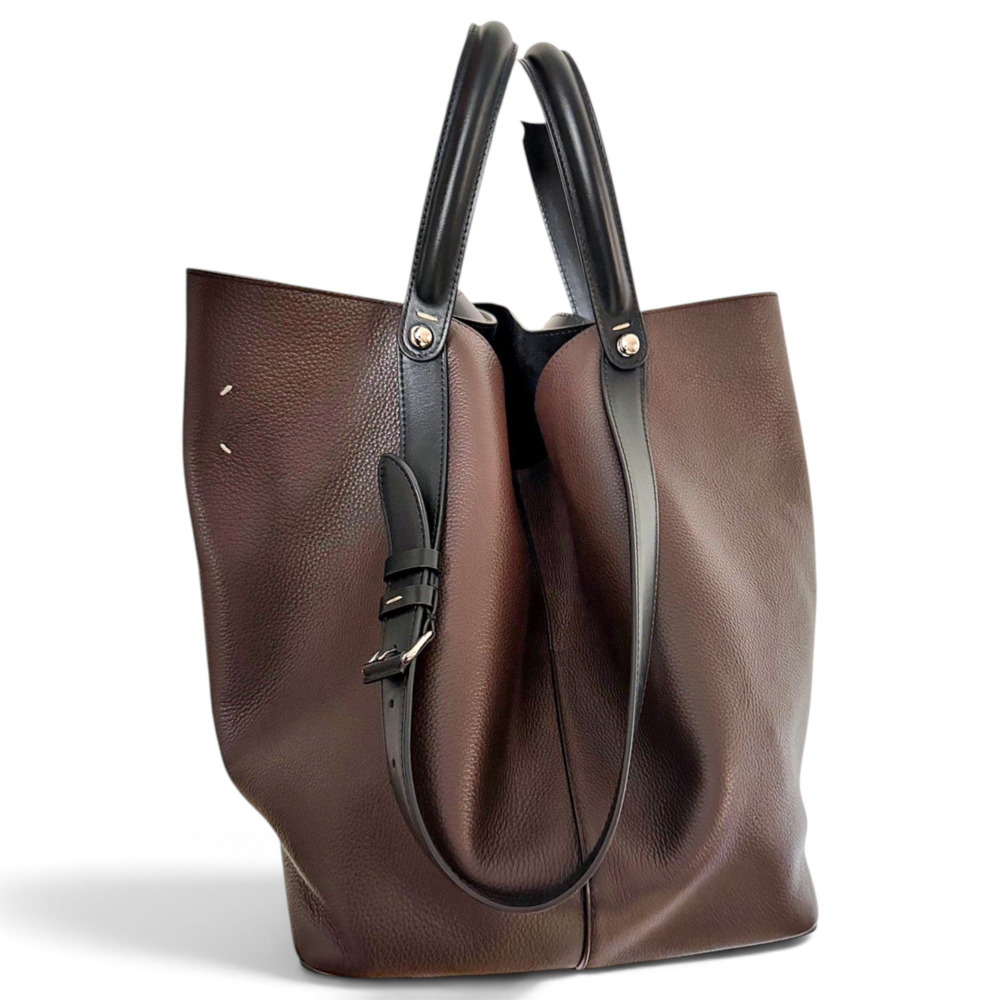 Leather handbag