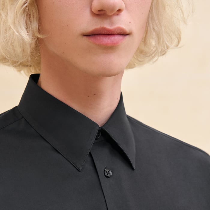 Noir Fitted Shirt With Louis Collar