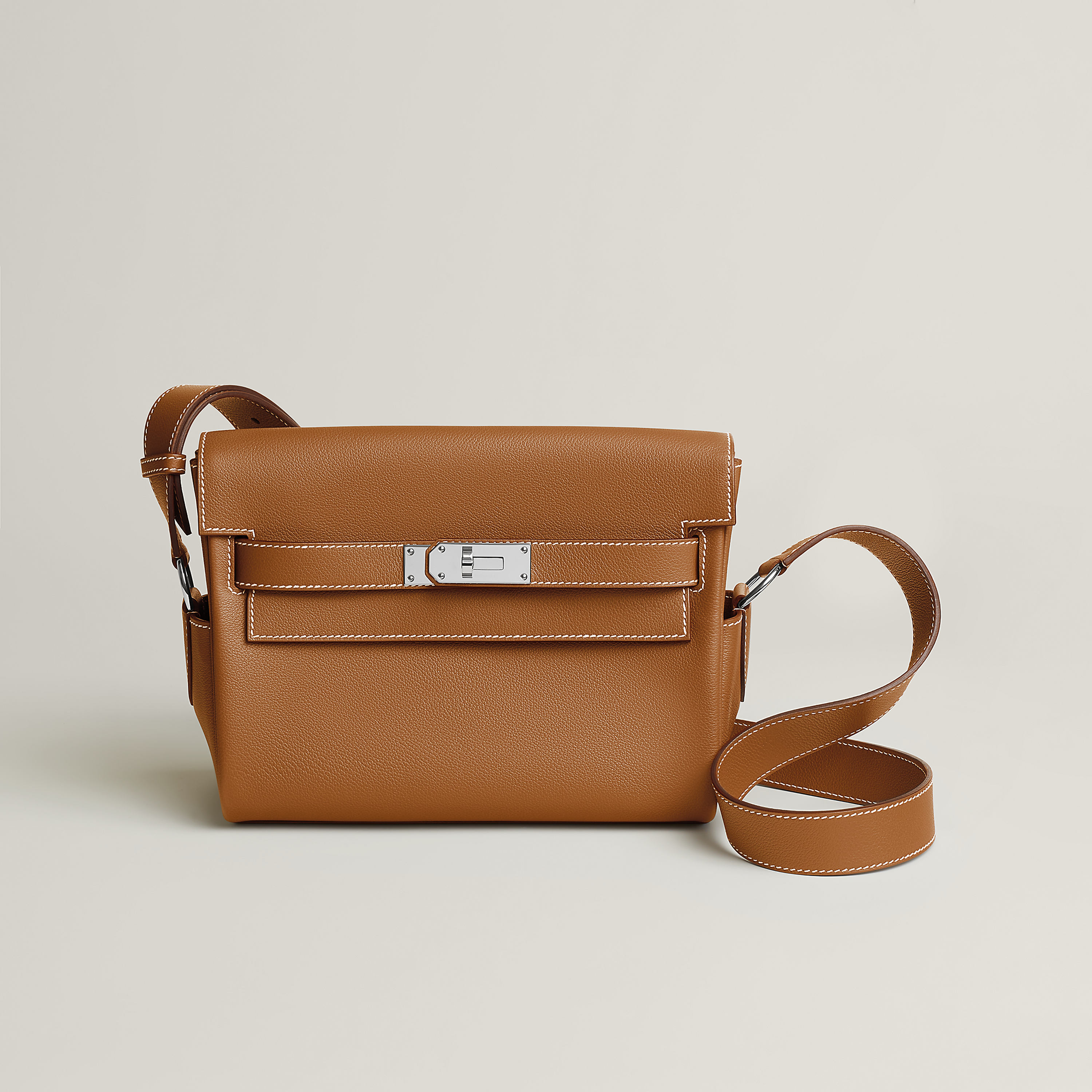 Kelly Messenger Pm Bag