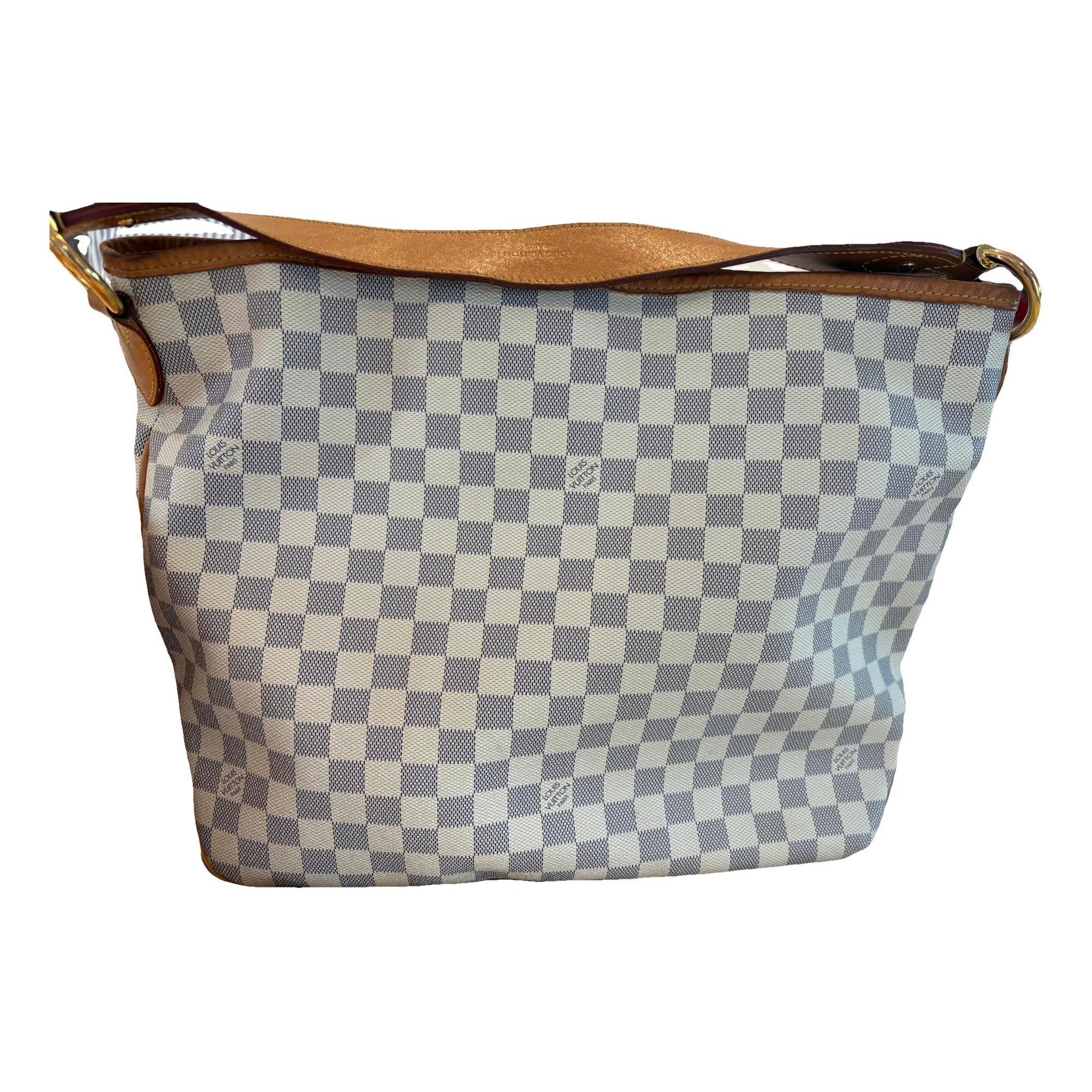 Delightful leather handbag