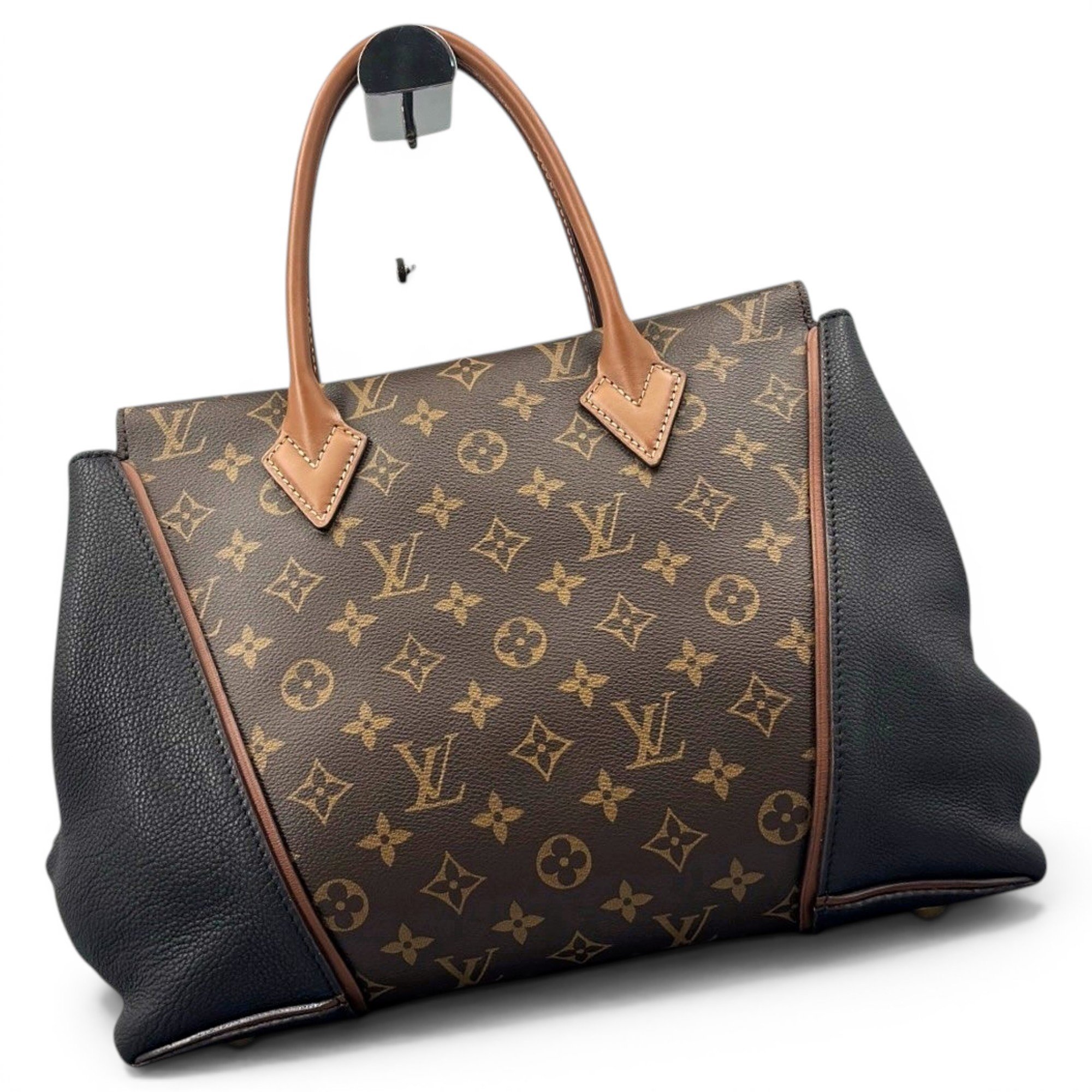 Tote V leather handbag
