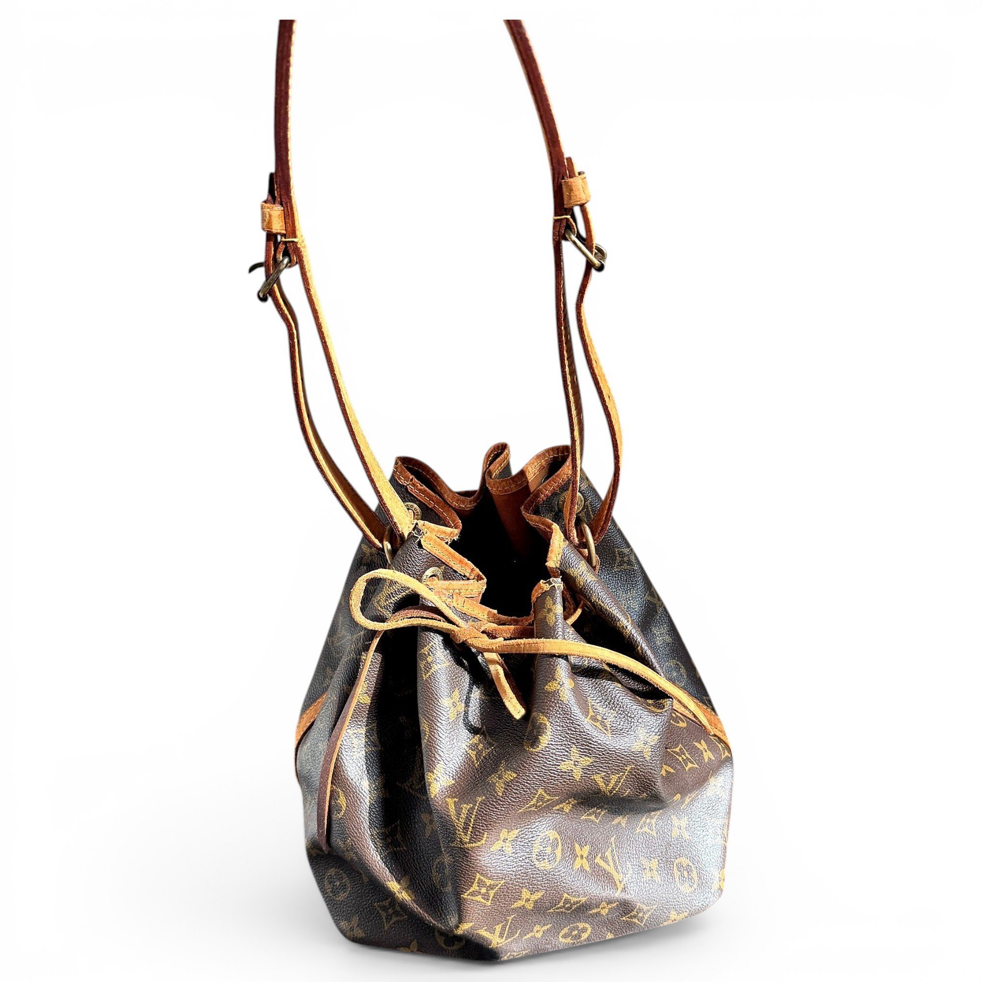 Noé leather handbag