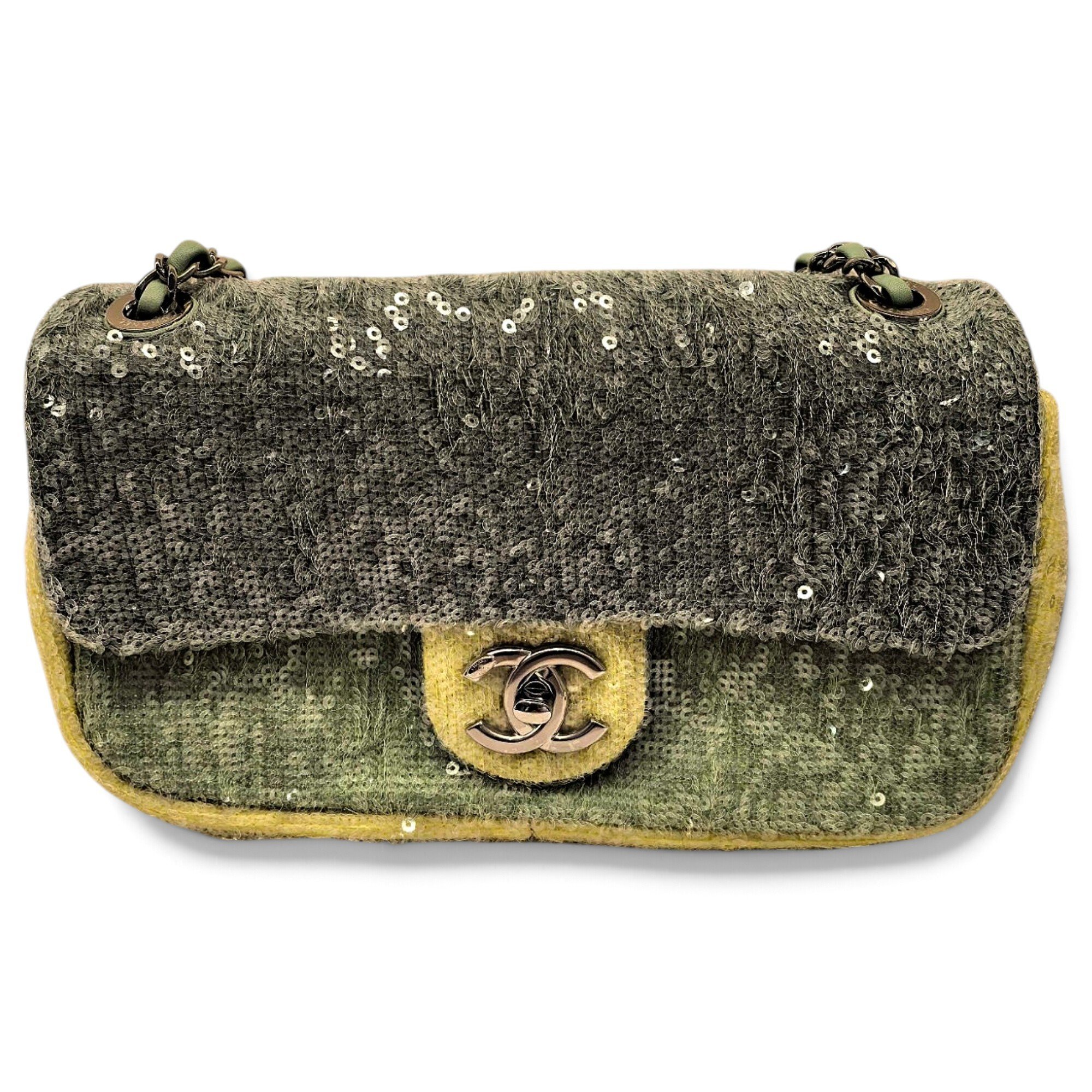 Chanel Timeless/Classique tweed handbag