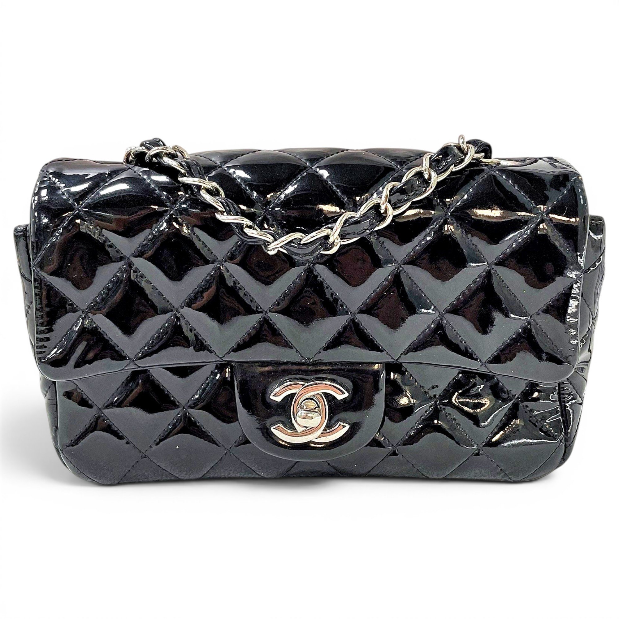 Timeless/Classique patent leather handbag
