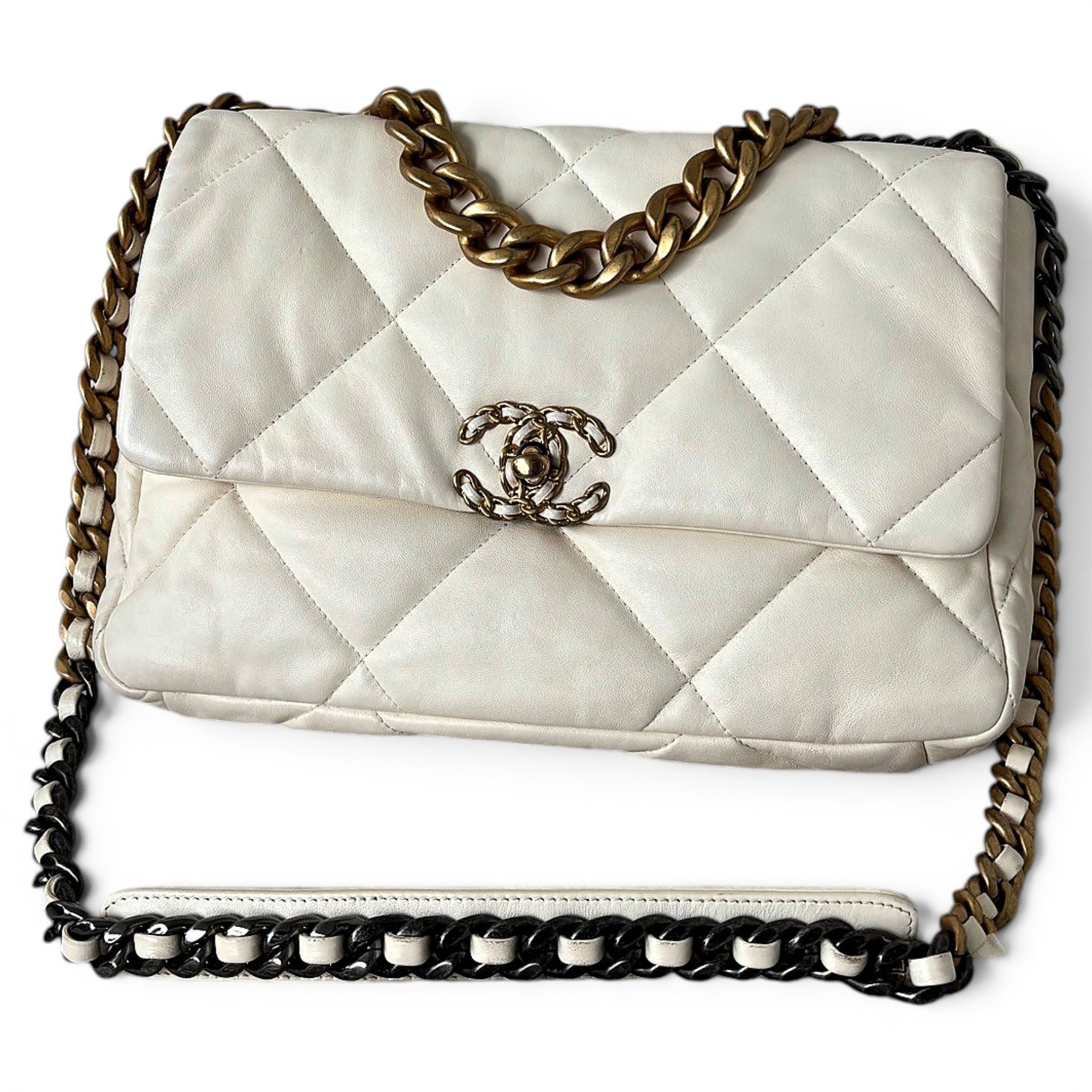 Chanel 19 leather handbag