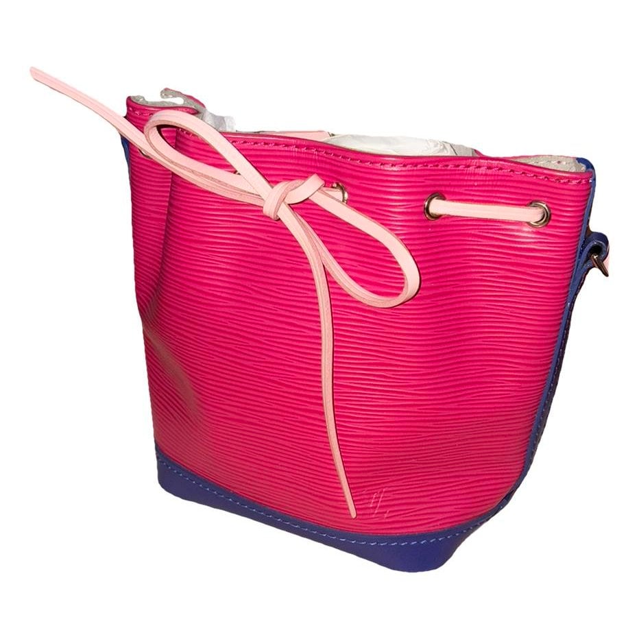 Nano Noé leather crossbody bag